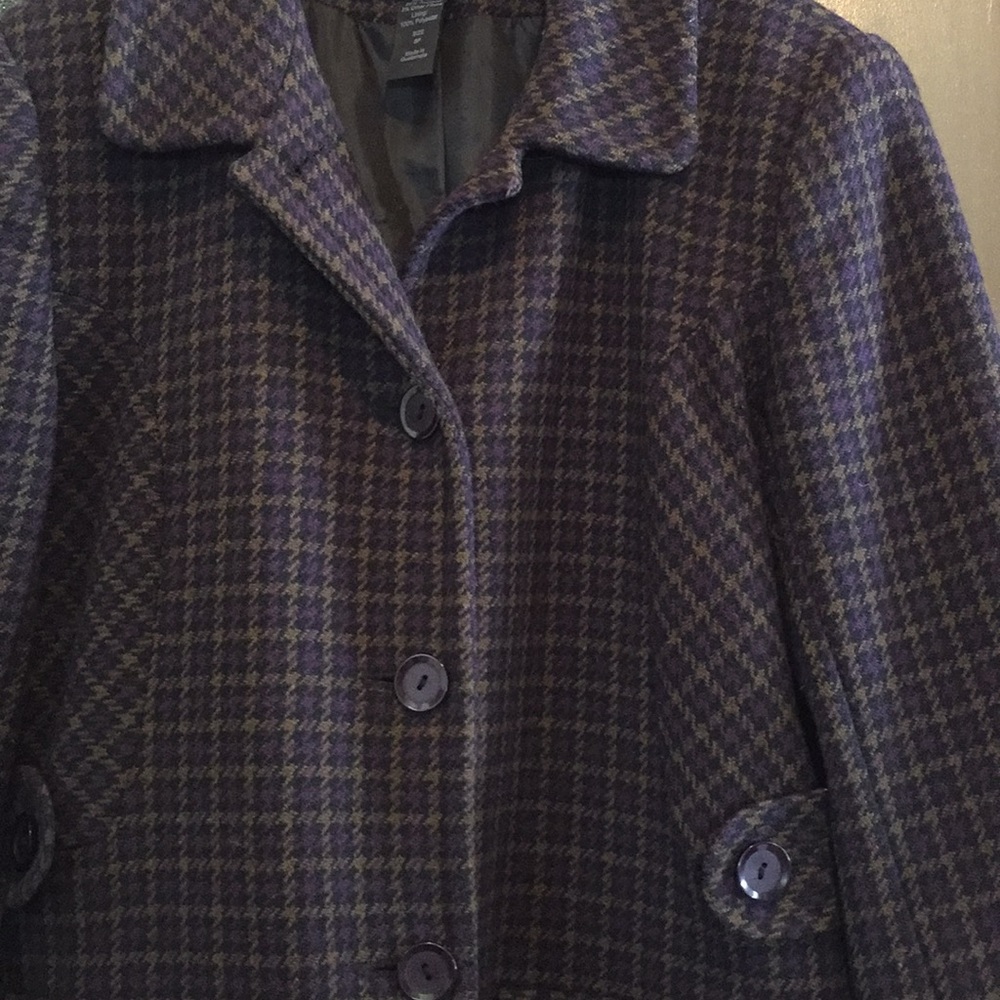 Long spring/fall coat in very good condition